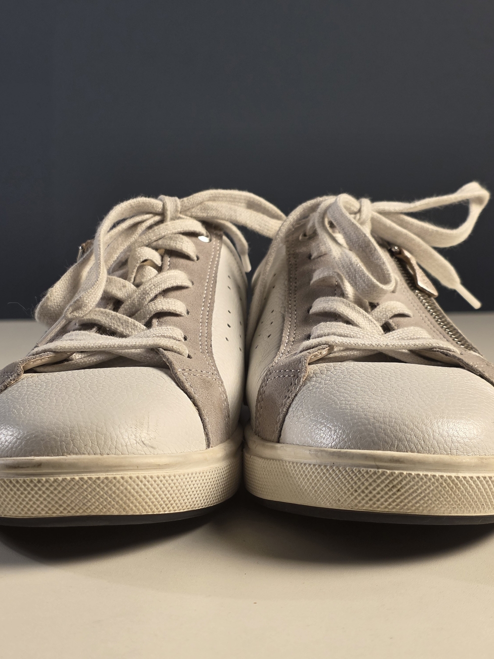 Mephisto Women’s Leather Zip Sneakers White Gray Size 7 EU 37.5